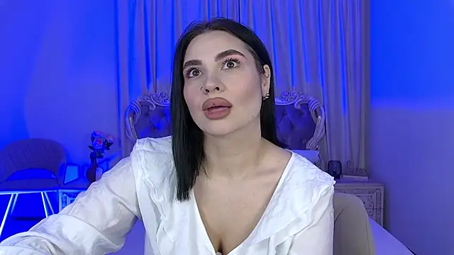 AdrianaTorres online show from 11/17/25, 07:08