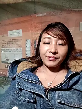 Missa-kute20 online show from 12/17/25, 02:12