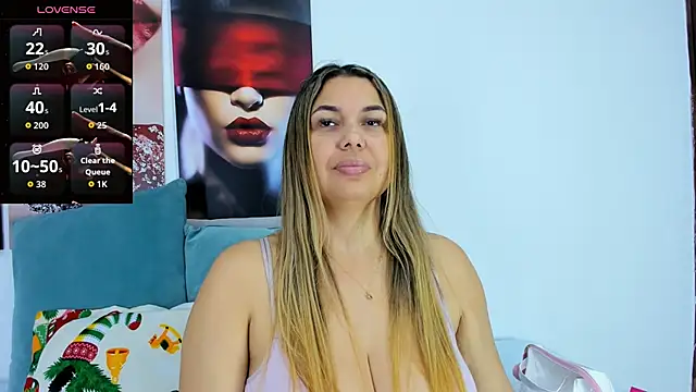 Snapshot of Andhrea_Vale chatting on 11/25/25, 11:54 Andhrea Vale online show from 11/25/25, 11:54