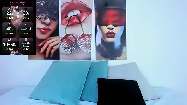 Snapshot of Andhrea_Vale chatting on 12/15/25, 11:58 Andhrea Vale online show from 12/15/25, 11:58