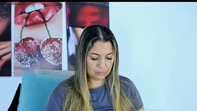 Snapshot of Andhrea_Vale chatting on 01/06/26, 11:47 Andhrea Vale online show from 01/06/26, 11:47