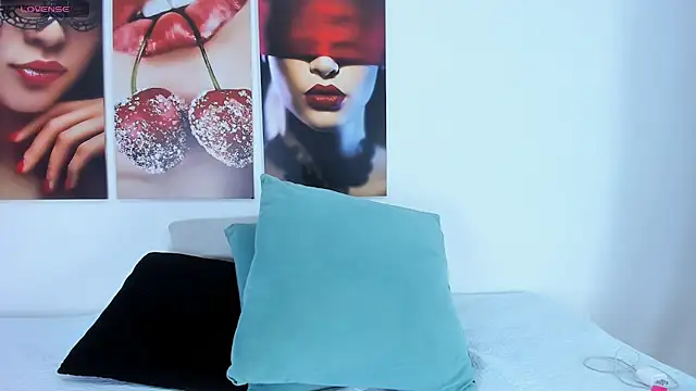 Snapshot of Andhrea_Vale chatting on 01/07/26, 12:40 Andhrea Vale online show from 01/07/26, 12:40