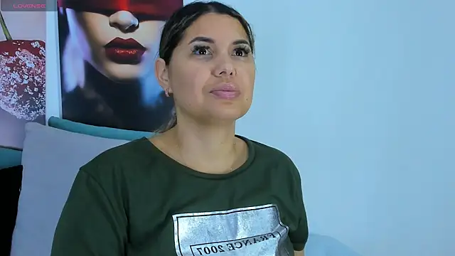 Snapshot of Andhrea_Vale chatting on 01/14/26, 11:49 Andhrea Vale online show from 01/14/26, 11:49