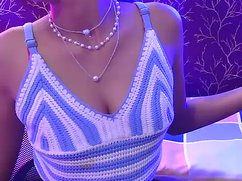 hot-nisha online show from 12/19/25, 06:42