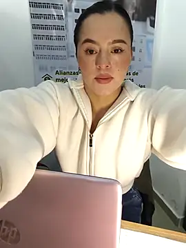 ALEJA  22 online show from 04/22/26, 12:07