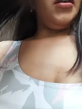 Snapshot of ALEJA__22 chatting on 06/04/26, 12:11 ALEJA 22 online show from 06/04/26, 12:11