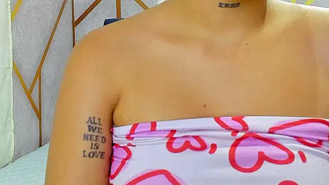  vaiolet owo online show from 01/18/26, 06:06