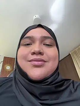 Snapshot of sweetmuslim01 chatting on 06/23/26, 07:01 sweetmuslim01 online show from 06/23/26, 07:01