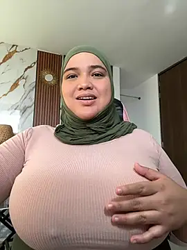 Snapshot of sweetmuslim01 chatting on 06/27/26, 07:30 sweetmuslim01 online show from 06/27/26, 07:30