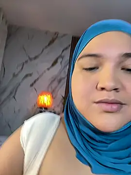 Snapshot of sweetmuslim01 chatting on 07/08/26, 01:54 sweetmuslim01 online show from 07/08/26, 01:54