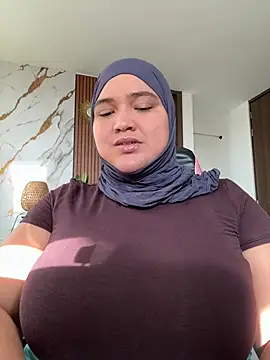 Snapshot of sweetmuslim01 chatting on 08/02/26, 09:13 sweetmuslim01 online show from 08/02/26, 09:13