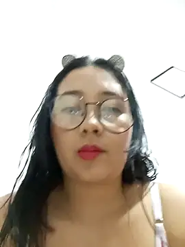 Snapshot of mayte-777 chatting on 11/12/25, 08:30 mayte-777 online show from 11/12/25, 08:30