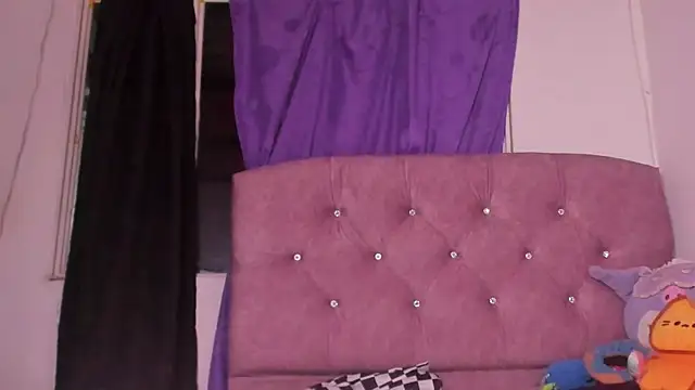 amy  a online show from 12/18/25, 05:24