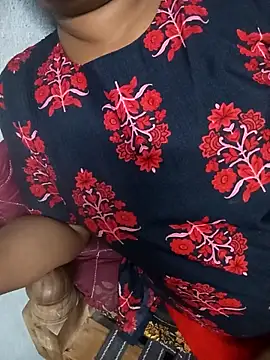 Snapshot of Rathi_telugu_couple chatting on 01/06/26, 11:18 Rathi telugu couple online show from 01/06/26, 11:18