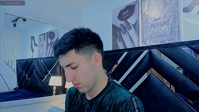 Un Sluttyy online show from 04/22/26, 11:23