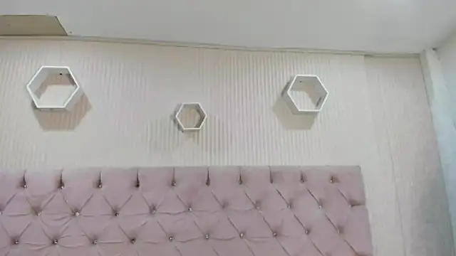 ZarinaWynne online show from 06/08/26, 02:28