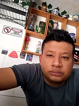 Snapshot of themorenofit08 chatting on 02/22/26, 05:44 themorenofit08 online show from 02/22/26, 05:44