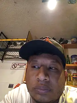 Snapshot of themorenofit08 chatting on 03/01/26, 11:18 themorenofit08 online show from 03/01/26, 11:18