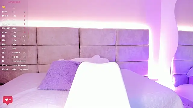 nia20  online show from 04/23/26, 12:29