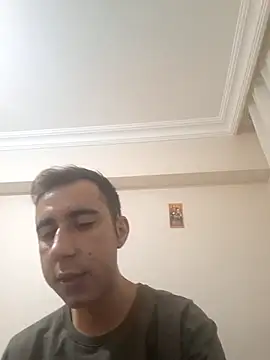 Snapshot of slowdownricK_ chatting on 11/08/25, 08:18 slowdownricK online show from 11/08/25, 08:18