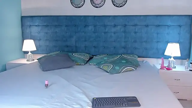 AlahiaCardona online show from 11/29/25, 01:58