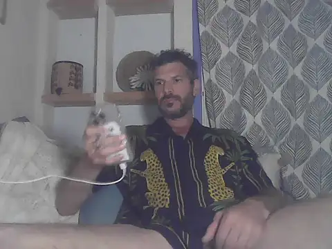 Snapshot of salazarious chatting on 06/07/26, 11:41 salazarious online show from 06/07/26, 11:41