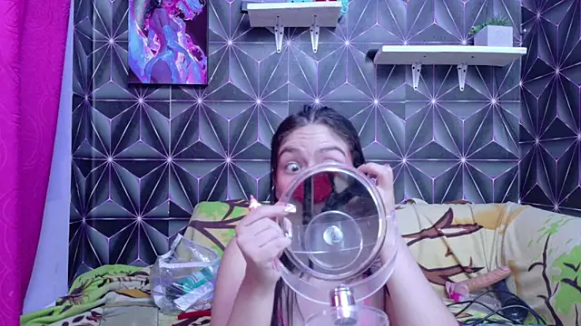 emilygrooe online show from 12/04/25, 09:23