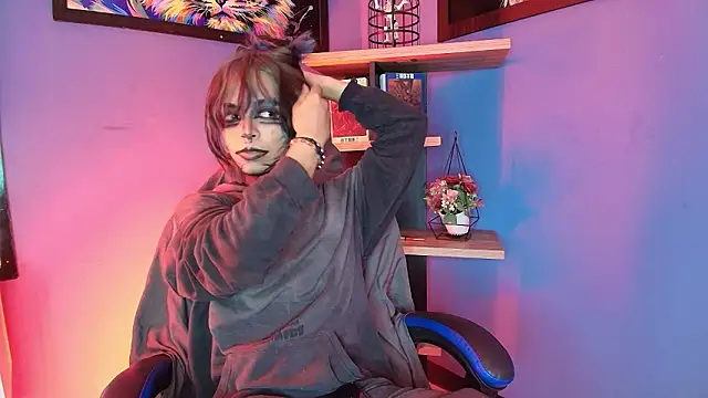 luxiel  online show from 02/26/26, 09:14