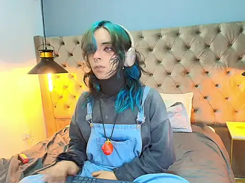 luxiel  online show from 04/06/26, 09:05