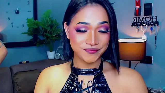 GwennGoddess online show from 11/17/25, 08:20