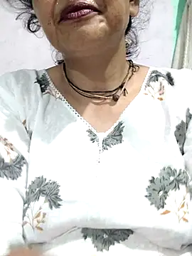 Snapshot of Piya_Bakshi chatting on 05/16/26, 05:56 Piya Bakshi online show from 05/16/26, 05:56