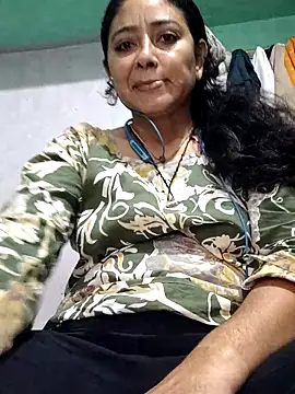 Snapshot of Piya_Bakshi chatting on 06/08/26, 12:49 Piya Bakshi online show from 06/08/26, 12:49