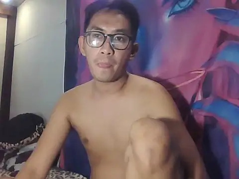 Snapshot of denzkylexx chatting on 06/25/26, 04:45 denzkylexx online show from 06/25/26, 04:45