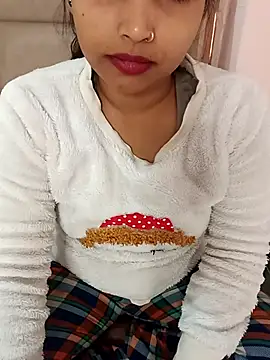 Sexy Divya   online show from 11/25/25, 05:18