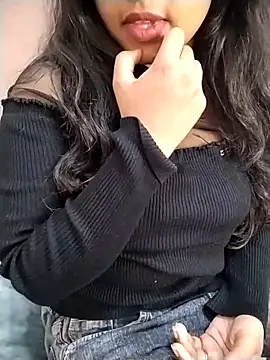 Sexy Divya   online show from 03/11/26, 05:57