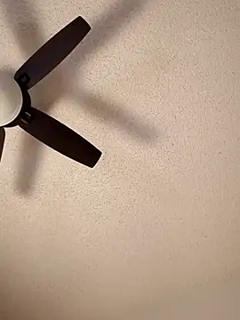 nikkibae33 online show from 04/01/26, 10:38