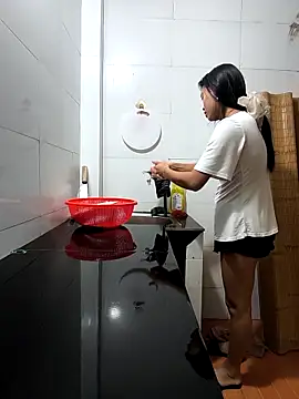 Lynly k2 online show from 03/22/26, 12:52