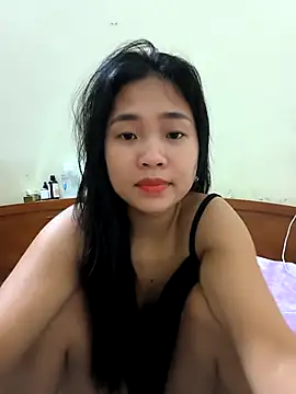 Lynly k2 online show from 04/19/26, 12:59