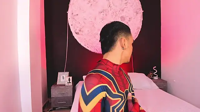 NicoKingg  online show from 11/19/25, 04:34