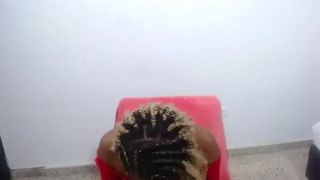 Snapshot of NiaOlsson_ chatting on 11/08/25, 08:29 NiaOlsson online show from 11/08/25, 08:29