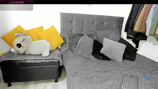 ariannawil online show from 03/01/26, 10:56