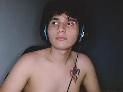 suggarboy03 online show from 11/09/25, 02:43