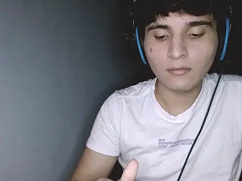 suggarboy03 online show from 11/15/25, 04:21