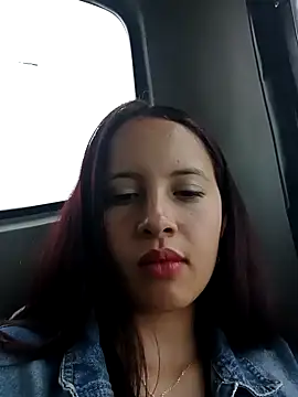 Snapshot of Chloe_2-4 chatting on 11/10/25, 07:02 Chloe 2-4 online show from 11/10/25, 07:02