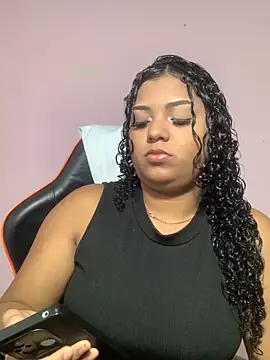 Snapshot of CurlyAliccia_ chatting on 11/09/25, 11:47 CurlyAliccia online show from 11/09/25, 11:47