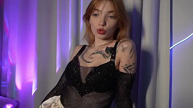 Snapshot of LinaaVelle chatting on 05/24/26, 12:26 LinaaVelle online show from 05/24/26, 12:26