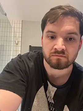 Snapshot of alexshay37 chatting on 11/08/25, 05:23 alexshay37 online show from 11/08/25, 05:23