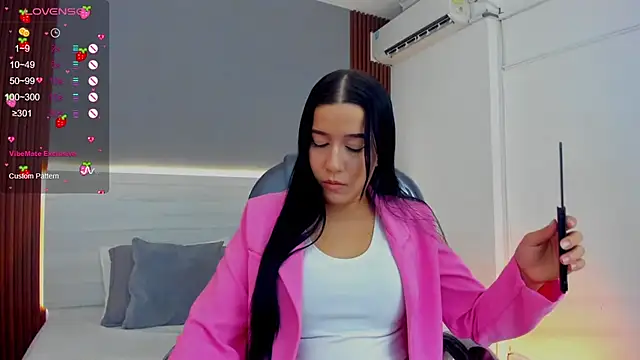 Snapshot of Amy_Leah chatting on 12/02/25, 08:04 Amy Leah online show from 12/02/25, 08:04