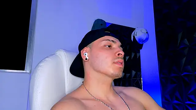 Maxwell Dupont online show from 12/21/25, 12:07