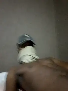 Snapshot of pleasureguy09 chatting on 11/08/25, 12:44 pleasureguy09 online show from 11/08/25, 12:44